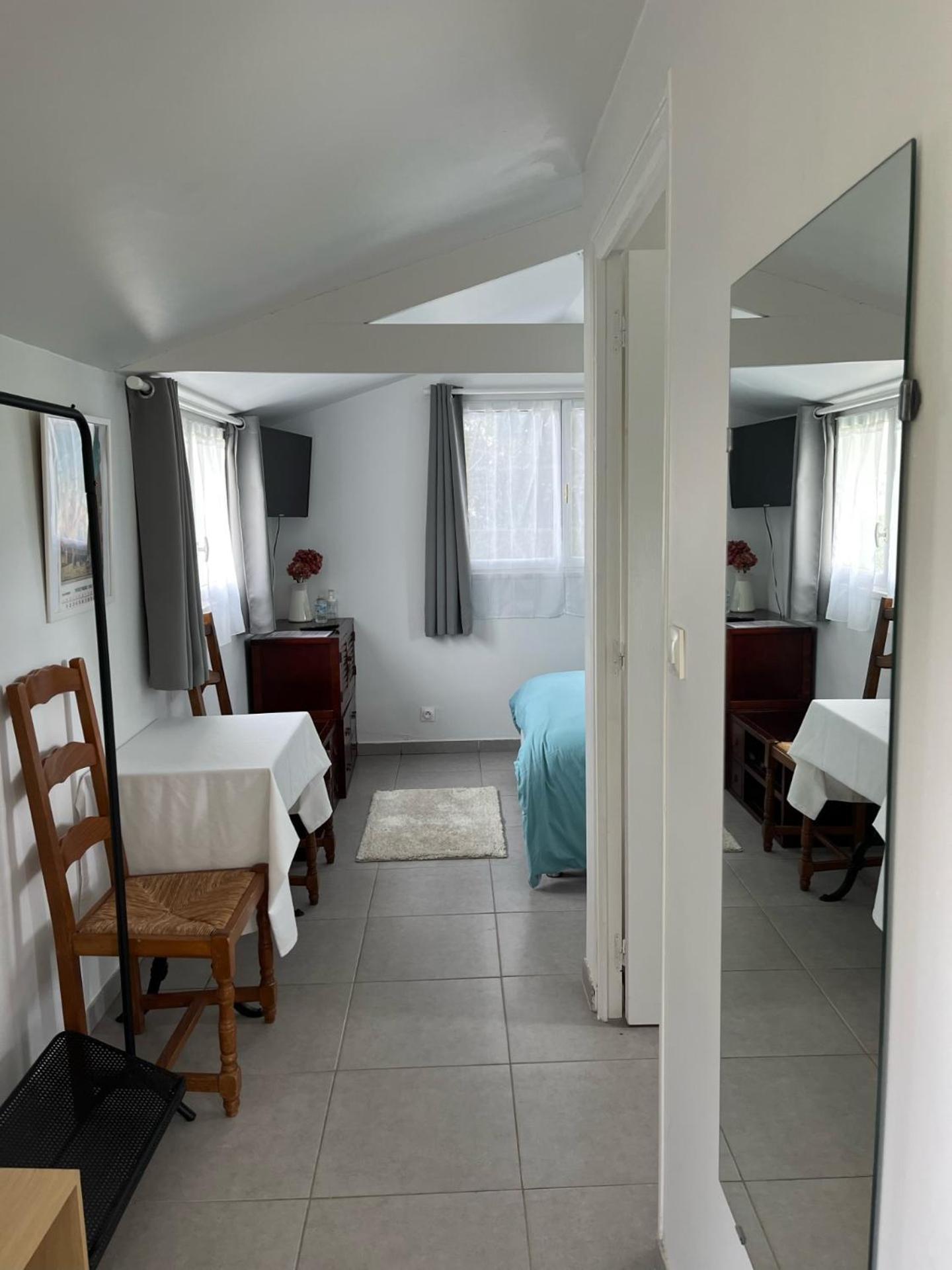 La Petite Campagne Bed & Breakfast Blaru Ngoại thất bức ảnh